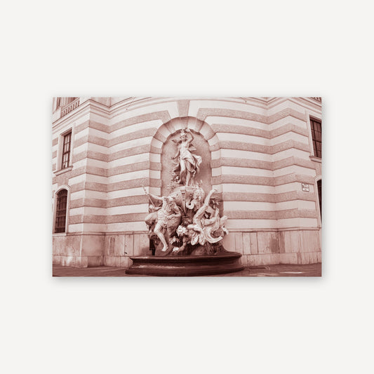 Centre Statuette — canvas print